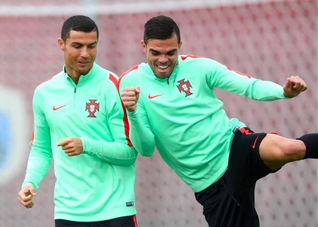 1668126484439059889.jpg kaiyun.com-葡萄牙名单解析:C罗不愁主力,新硬核在中场