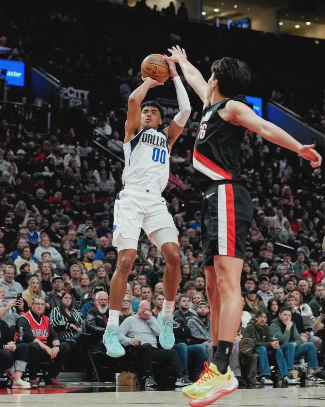 连续四场爆发!24+21+26+22!浓眉成了交易添头?