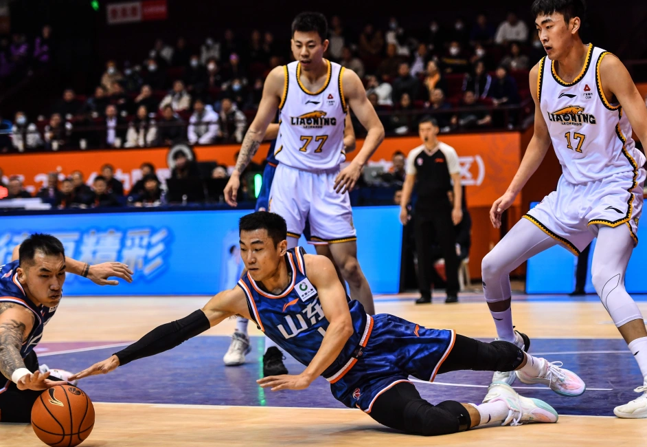 CBA第一阶段排名!上海广厦争第一,山东杀进前4,辽篮下滑太严重