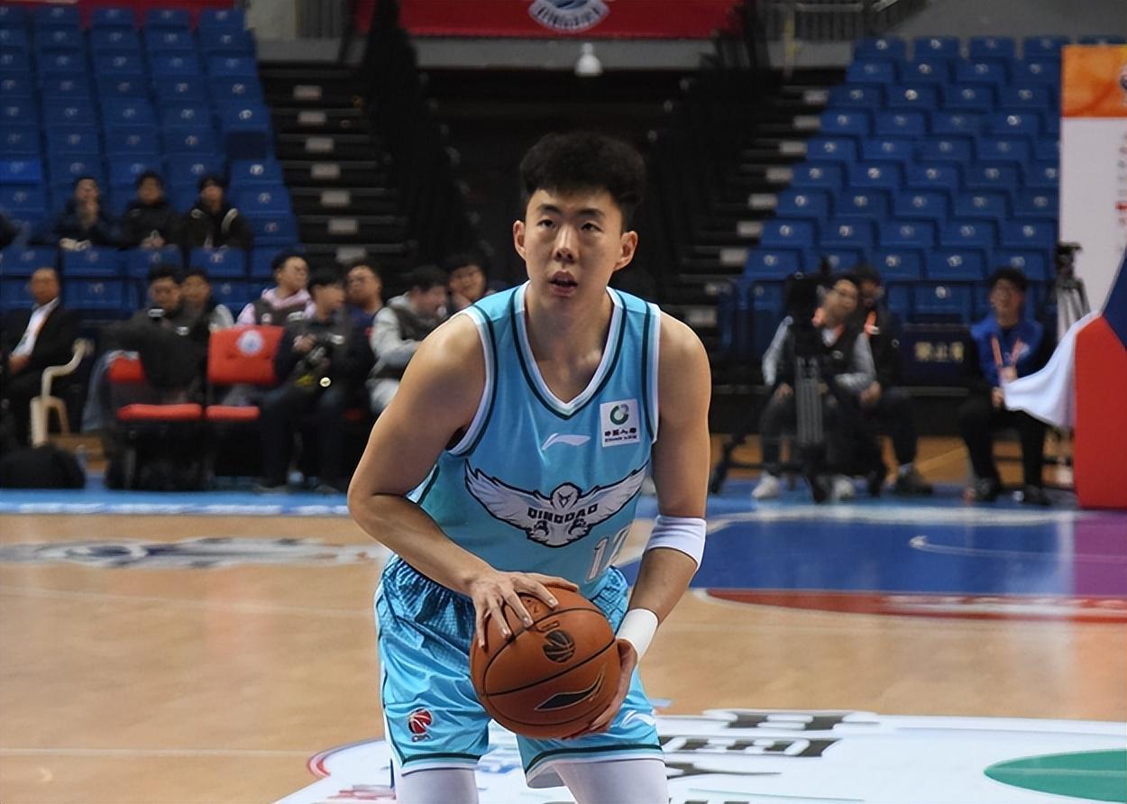 开云APP-7分险胜!青岛男篮力克广州 首发齐上双+米奇两双 郭艾伦空砍25分