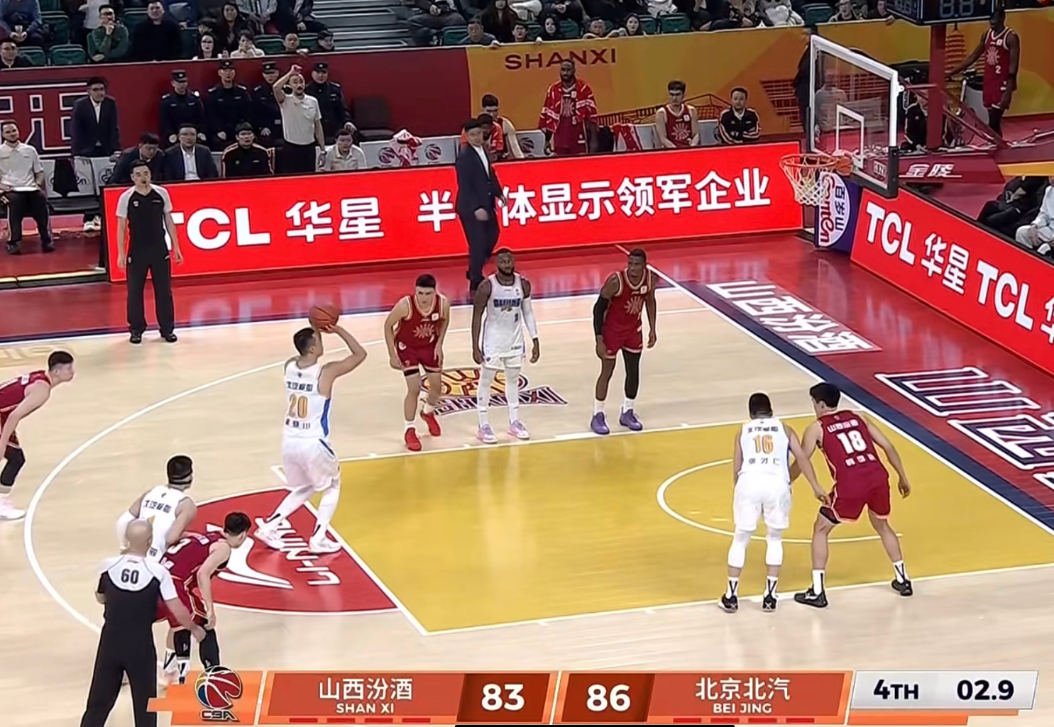 kaiyun.com-太硬了！翟晓川双腿缠满绷带罚球制胜 5人伤停许利民盛赞全队坚韧