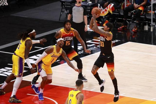 1614240424636046154.jpg 卫冕冠军面前彰显统治力 爵士也要复刻草根传奇?