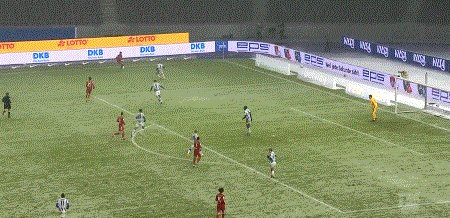 开云下载-【早报】科芒雪中送炭！拜仁五连胜之姿出征世俱杯！