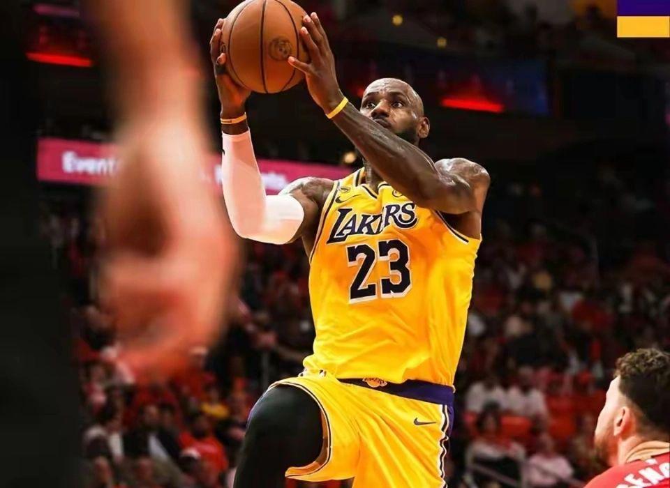 kaiyun.com-一场112-108让雷霆无奈了！湖人逆转詹姆斯创历史，火箭即将淘汰