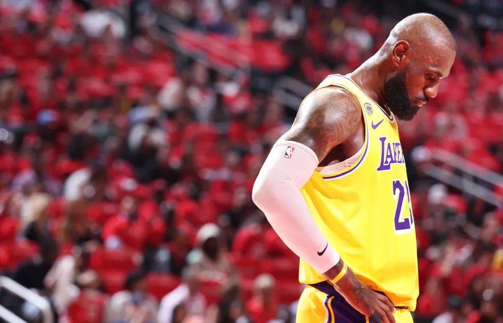 kaiyun.com-一场112-108让雷霆无奈了！湖人逆转詹姆斯创历史，火箭即将淘汰